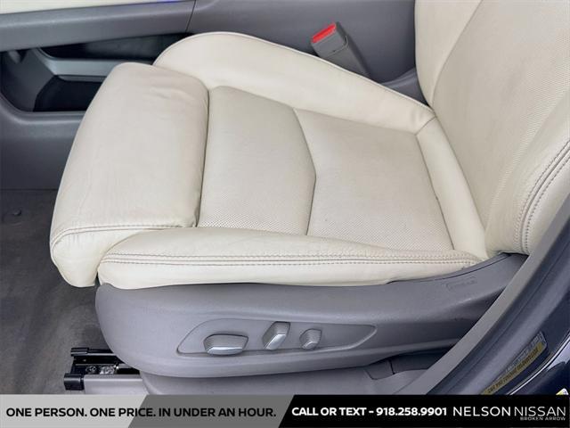 used 2017 Cadillac XT5 car, priced at $18,995