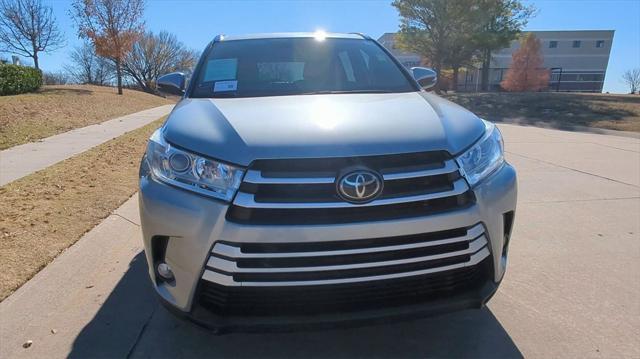 used 2019 Toyota Highlander car, priced at $27,999