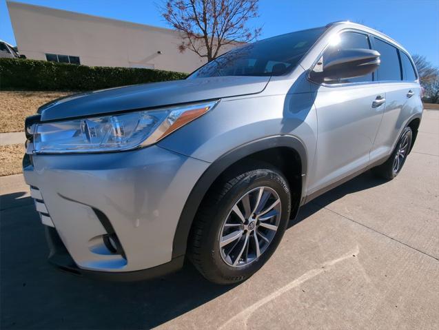 used 2019 Toyota Highlander car, priced at $27,999