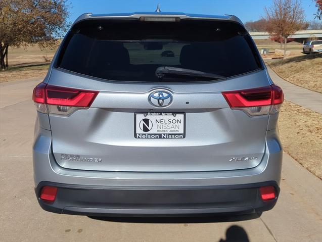 used 2019 Toyota Highlander car, priced at $27,999