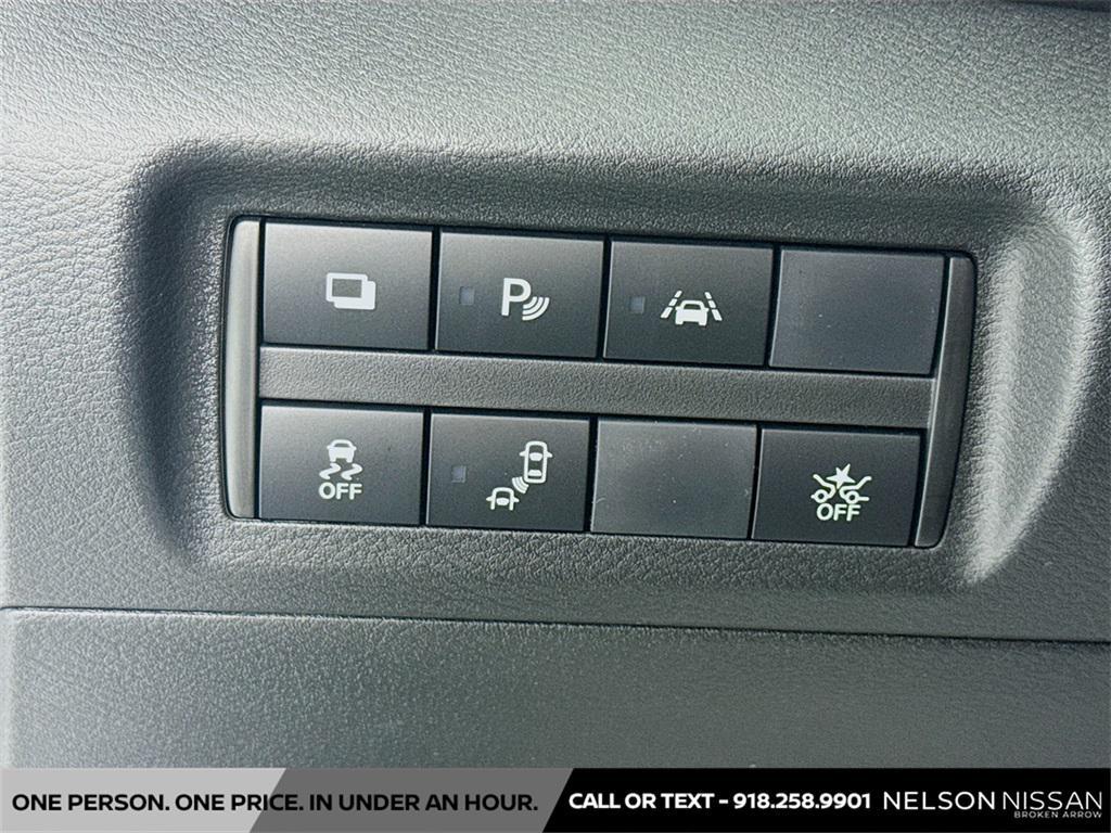 new 2025 Nissan Kicks car, priced at $23,461
