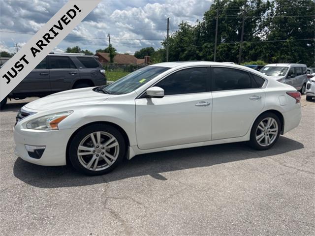 used 2015 Nissan Altima car, priced at $11,999
