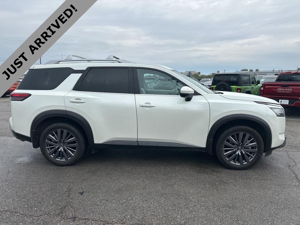 used 2024 Nissan Pathfinder car, priced at $30,999