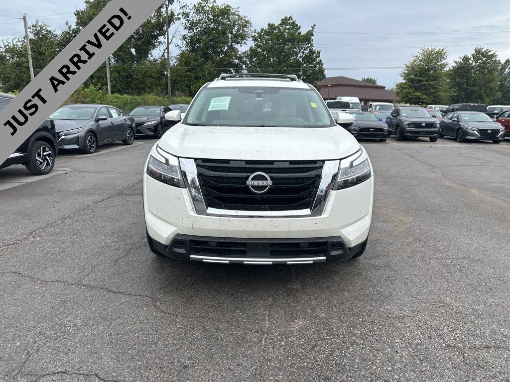 used 2024 Nissan Pathfinder car, priced at $30,999