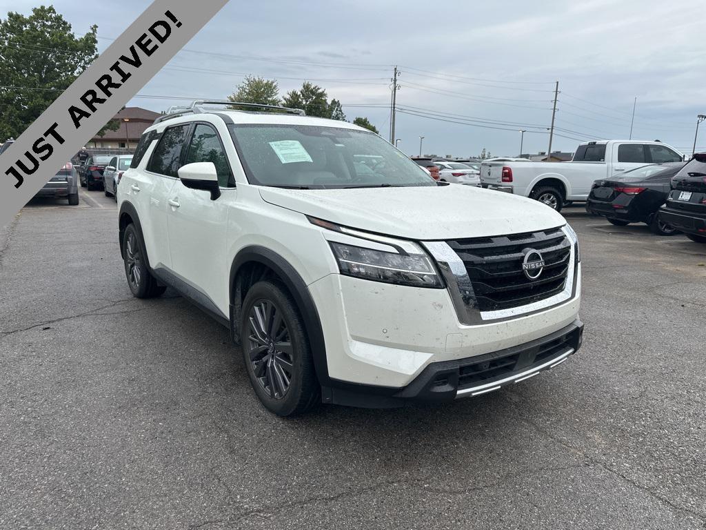 used 2024 Nissan Pathfinder car, priced at $30,999