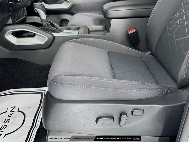 new 2025 Nissan Frontier car, priced at $39,725