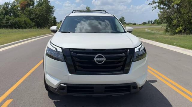 new 2024 Nissan Pathfinder car, priced at $39,999