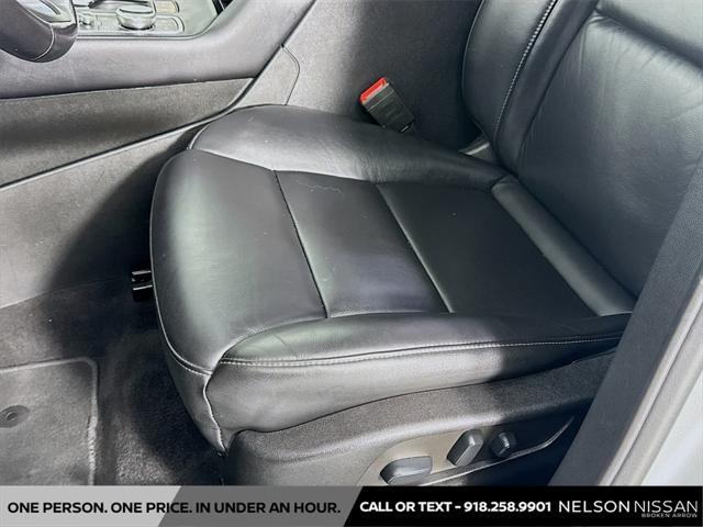 used 2022 Cadillac XT4 car, priced at $26,494