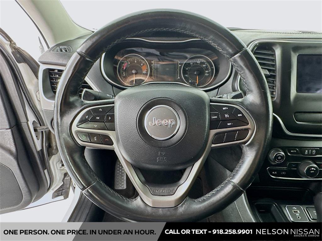 used 2019 Jeep Cherokee car, priced at $12,999