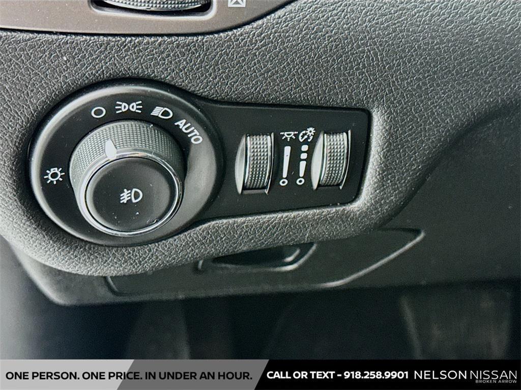 used 2019 Jeep Cherokee car, priced at $12,999