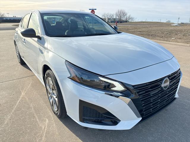 new 2025 Nissan Altima car, priced at $26,338