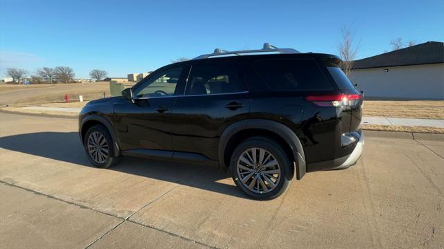 new 2025 Nissan Pathfinder car, priced at $45,686