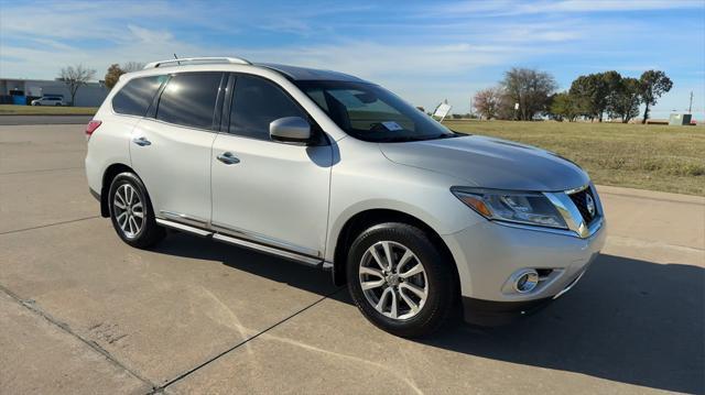 used 2016 Nissan Pathfinder car, priced at $11,999