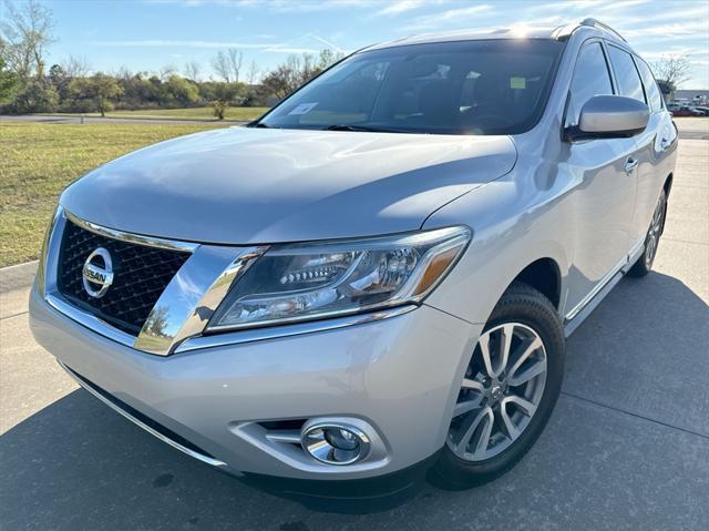 used 2016 Nissan Pathfinder car, priced at $11,999