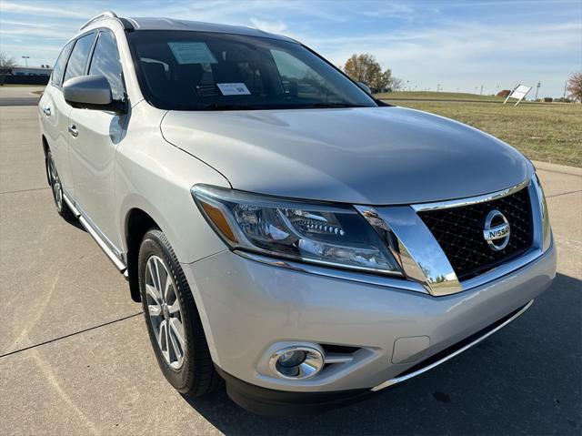 used 2016 Nissan Pathfinder car, priced at $11,999