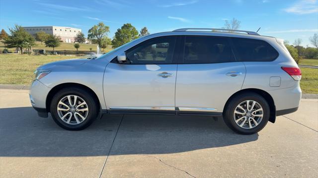 used 2016 Nissan Pathfinder car, priced at $11,999