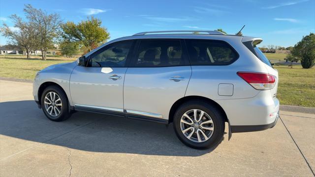 used 2016 Nissan Pathfinder car, priced at $11,999