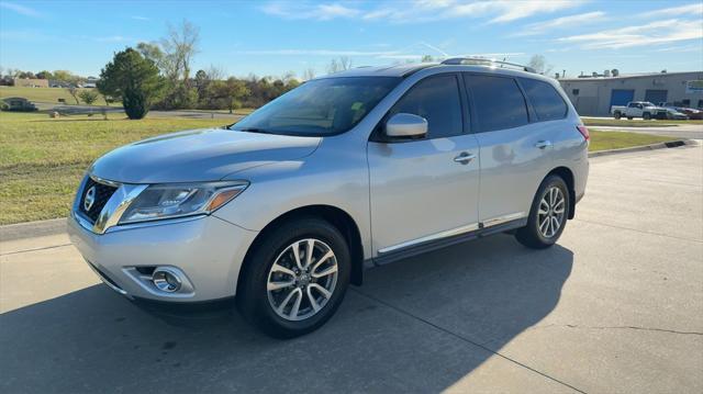 used 2016 Nissan Pathfinder car, priced at $11,999