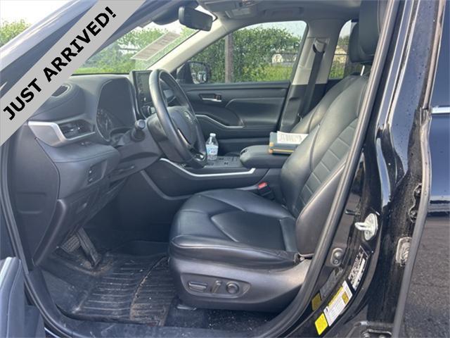 used 2020 Toyota Highlander car, priced at $23,999