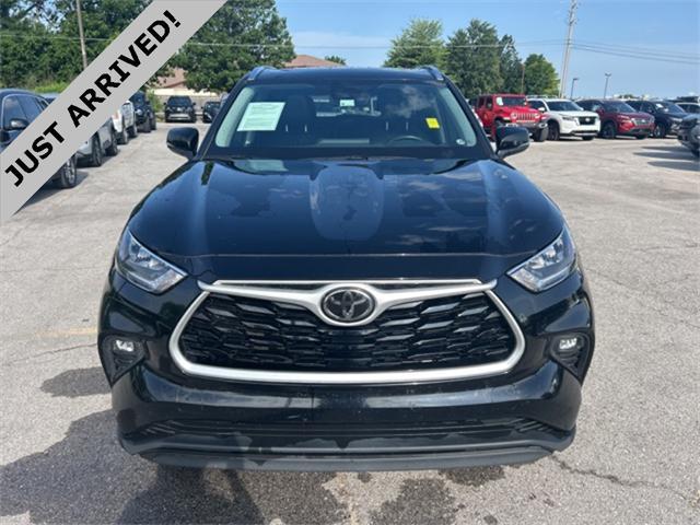 used 2020 Toyota Highlander car, priced at $23,999
