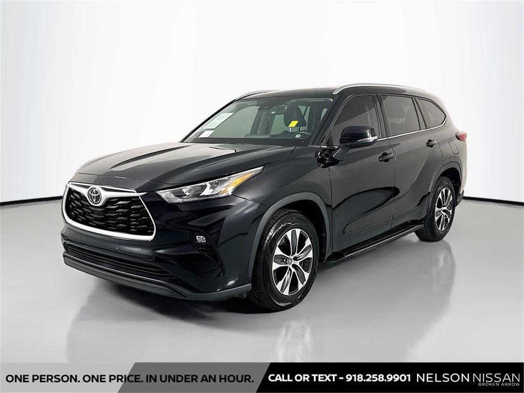 used 2020 Toyota Highlander car, priced at $23,999