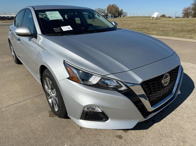 used 2019 Nissan Altima car, priced at $19,999