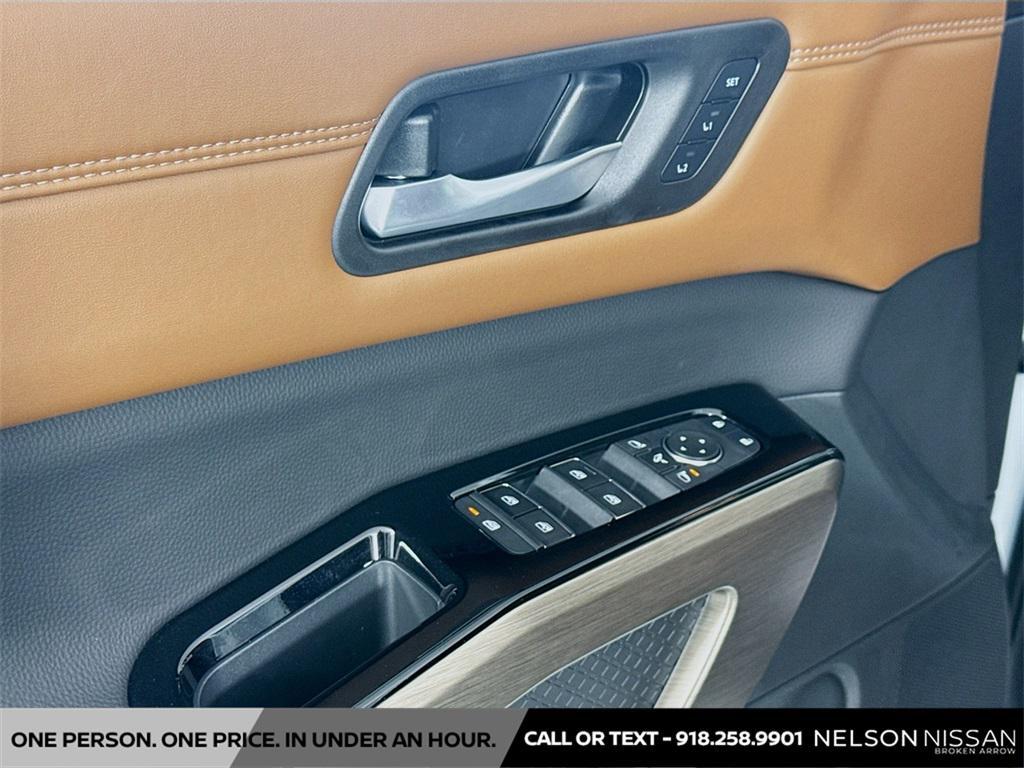 new 2025 Nissan Pathfinder car, priced at $45,901