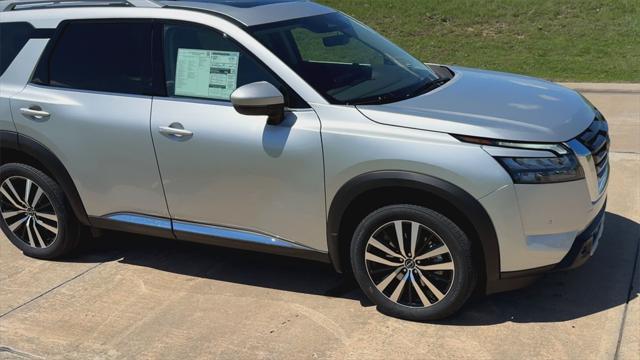 new 2025 Nissan Pathfinder car, priced at $50,289