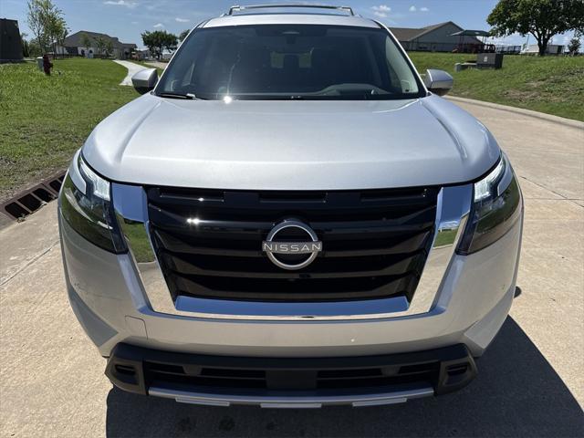 new 2025 Nissan Pathfinder car, priced at $50,289