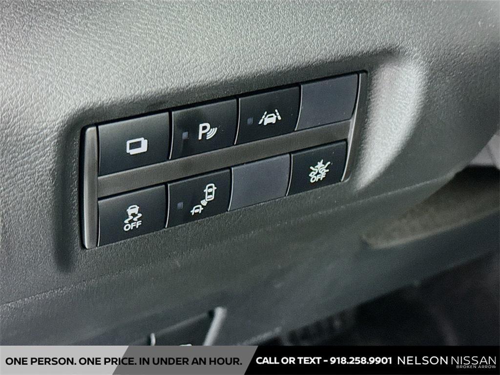 new 2025 Nissan Kicks car, priced at $21,997