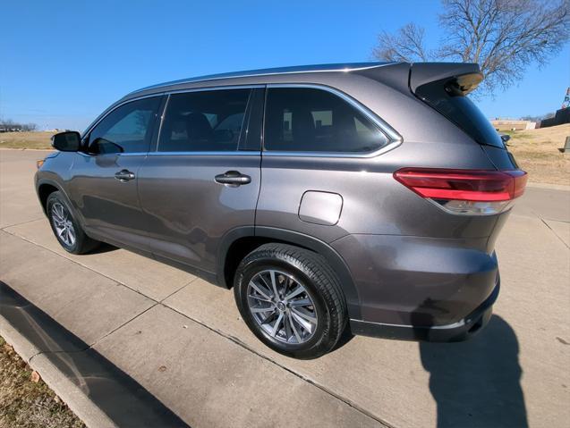 used 2019 Toyota Highlander car, priced at $23,994