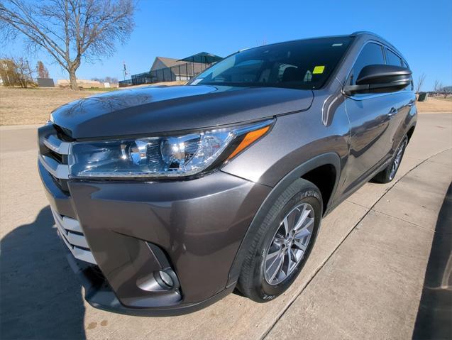 used 2019 Toyota Highlander car, priced at $23,994