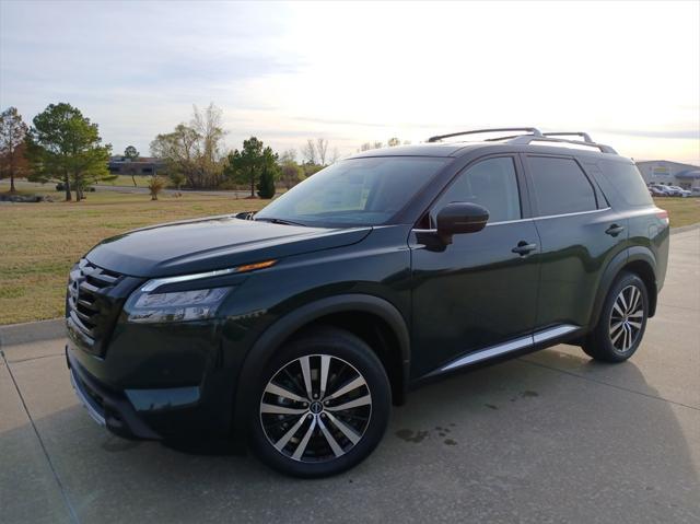 new 2025 Nissan Pathfinder car, priced at $51,966