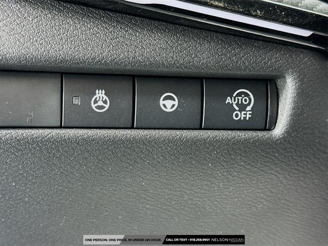 new 2025 Nissan Kicks car, priced at $29,995