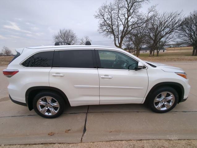 used 2014 Toyota Highlander car, priced at $19,995