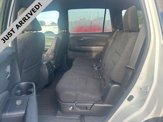used 2022 Honda Pilot car, priced at $28,995