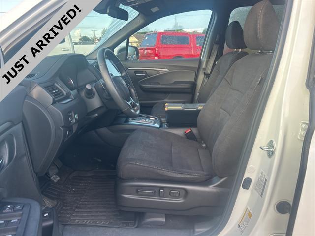 used 2022 Honda Pilot car, priced at $28,995
