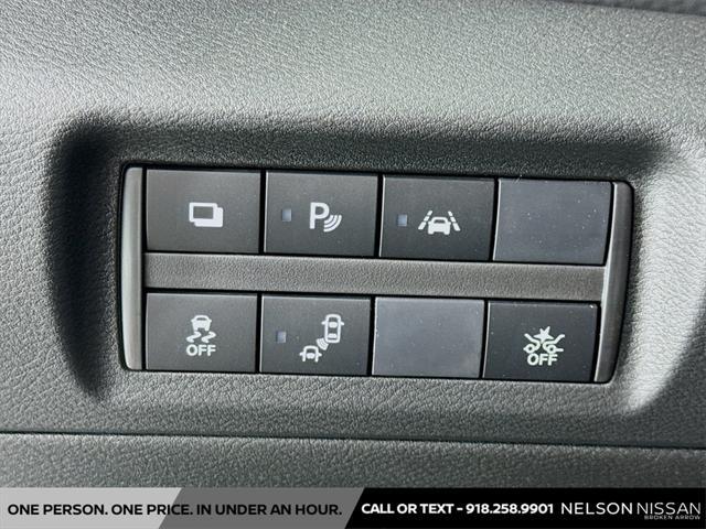 new 2025 Nissan Kicks car, priced at $23,279