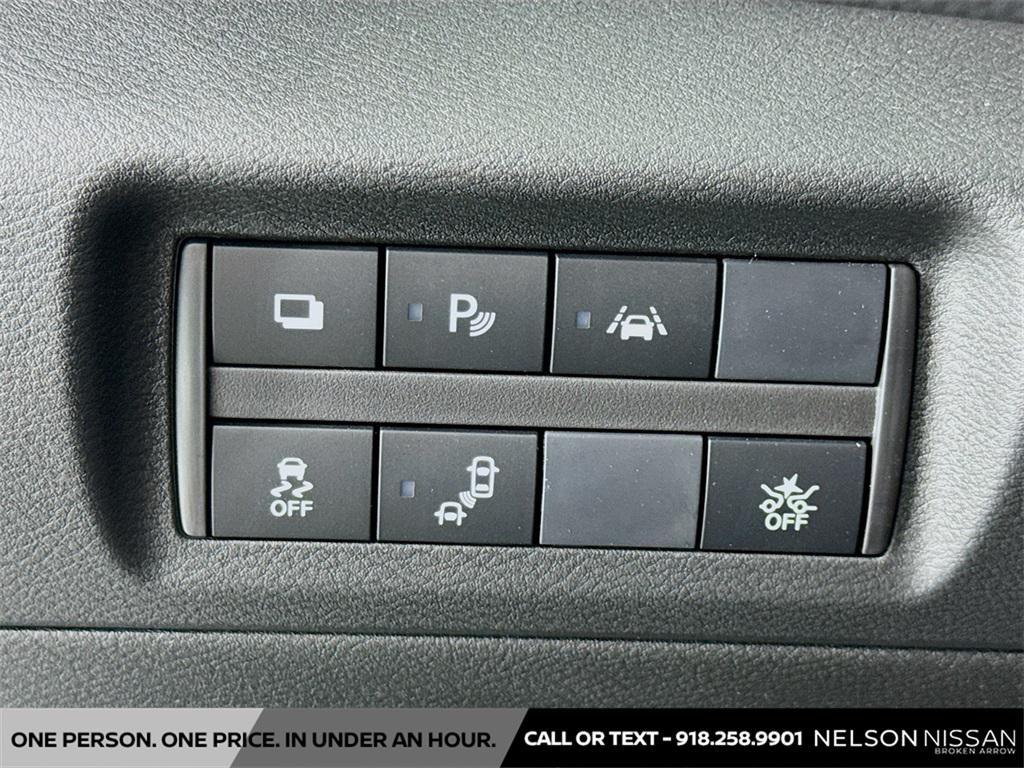 new 2025 Nissan Kicks car, priced at $21,934