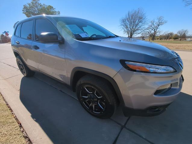 used 2016 Jeep Cherokee car, priced at $12,999