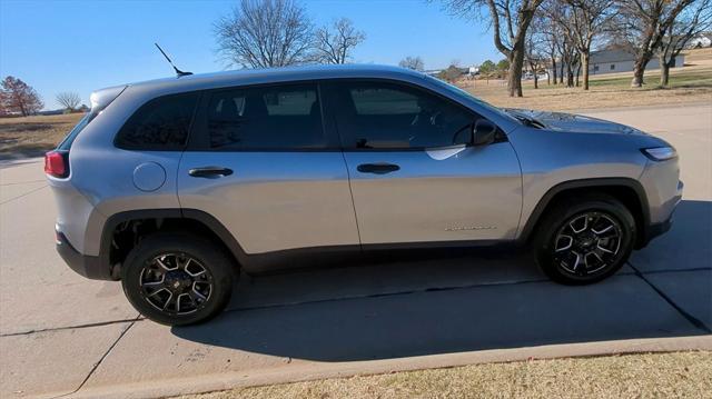 used 2016 Jeep Cherokee car, priced at $12,999