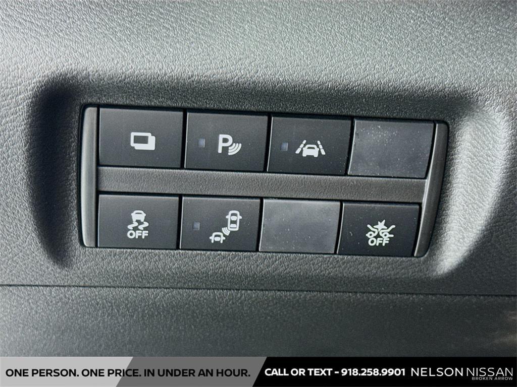 new 2025 Nissan Kicks car, priced at $23,084