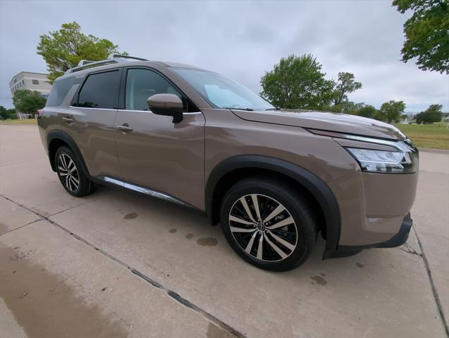 new 2024 Nissan Pathfinder car, priced at $49,736