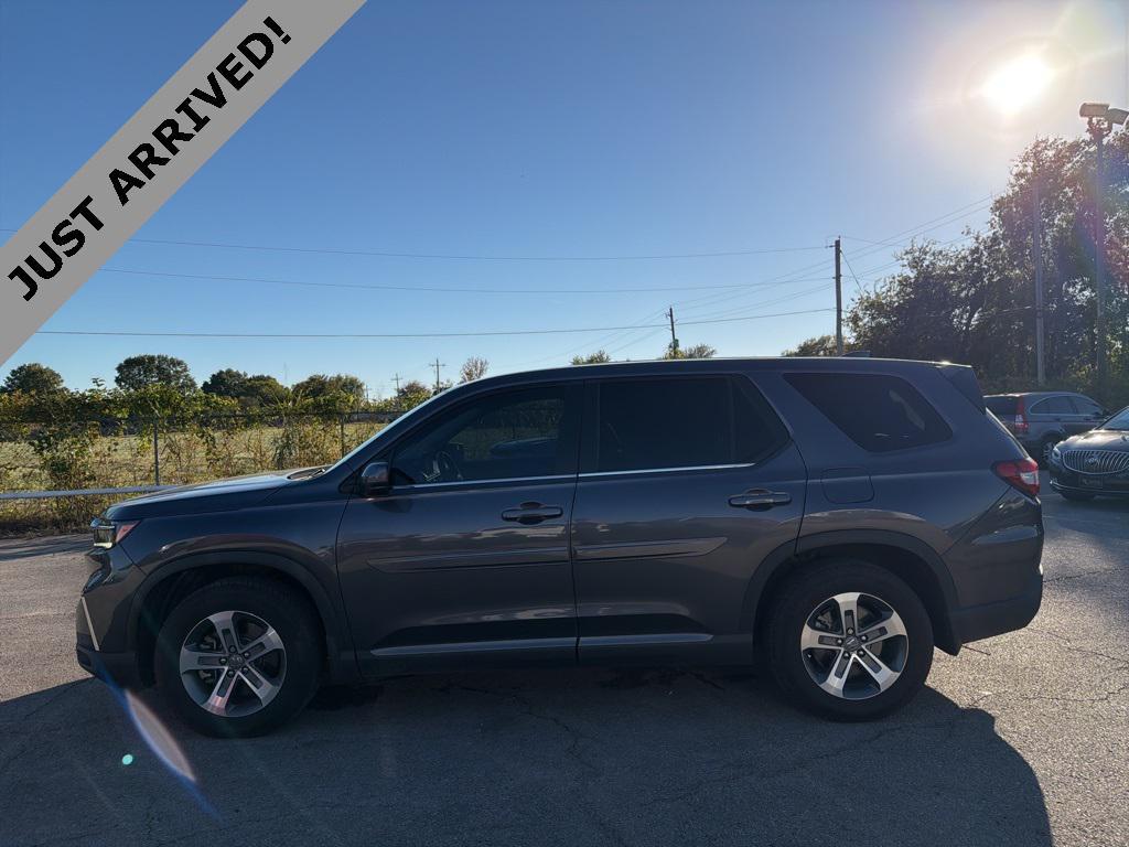 used 2023 Honda Pilot car, priced at $35,999