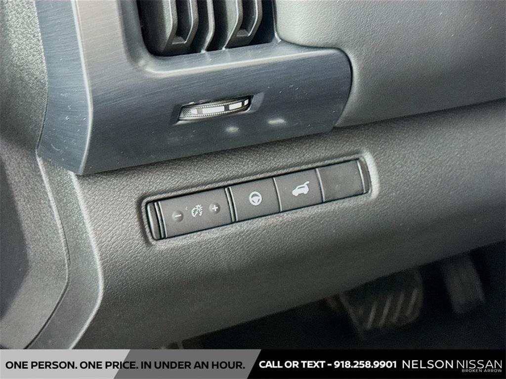 new 2025 Nissan Pathfinder car, priced at $39,523