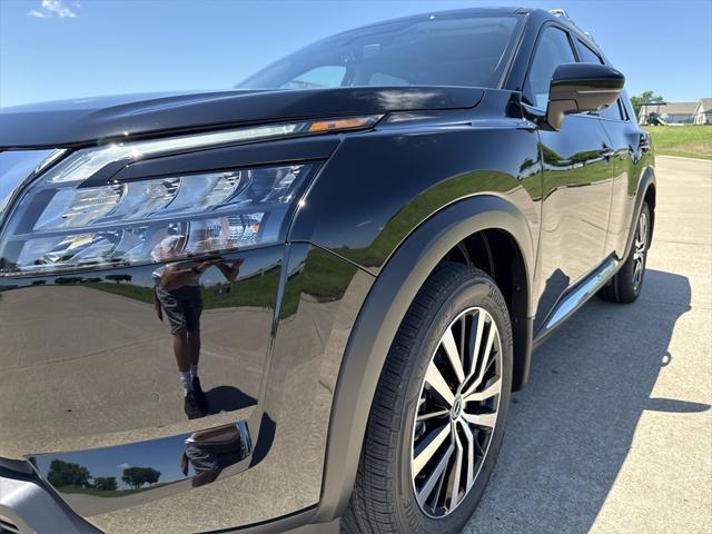 new 2025 Nissan Pathfinder car, priced at $50,289