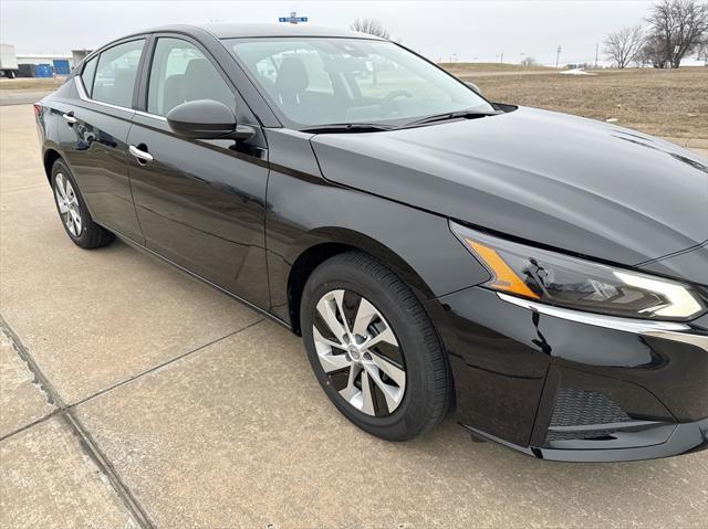 new 2025 Nissan Altima car, priced at $25,738