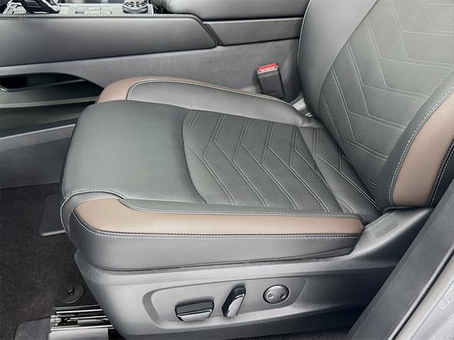 new 2025 Nissan Pathfinder car, priced at $50,779