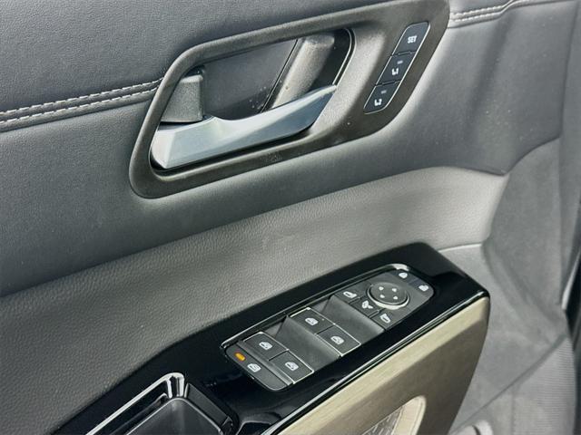 new 2025 Nissan Pathfinder car, priced at $50,779