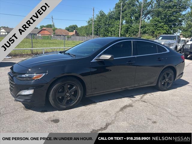 used 2019 Chevrolet Malibu car, priced at $15,704
